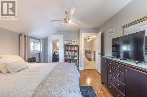 15 Rosewood Avenue, Welland, ON - Indoor Photo Showing Bedroom