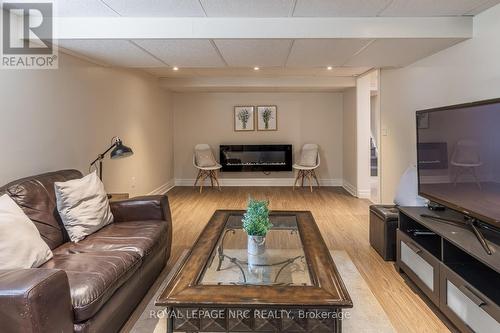 15 Rosewood Avenue, Welland, ON - Indoor Photo Showing Living Room With Fireplace