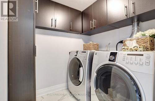 1602 - 550 Webb Drive, Mississauga, ON - Indoor Photo Showing Laundry Room