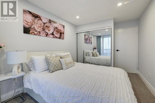 1602 - 550 Webb Drive, Mississauga, ON - Indoor Photo Showing Bedroom