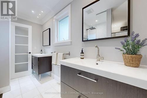 272 Third Line, Oakville (Bronte West), ON - Indoor Photo Showing Bathroom