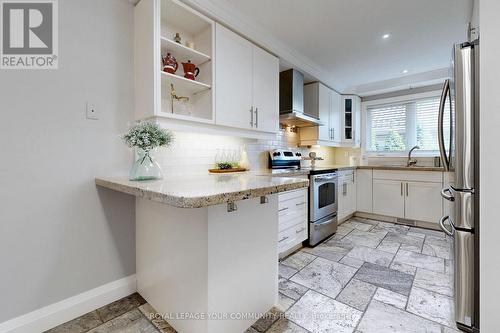 272 Third Line, Oakville (Bronte West), ON - Indoor Photo Showing Kitchen With Upgraded Kitchen