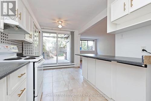 201 - 2170 Bromsgrove Road, Mississauga, ON - Indoor Photo Showing Kitchen