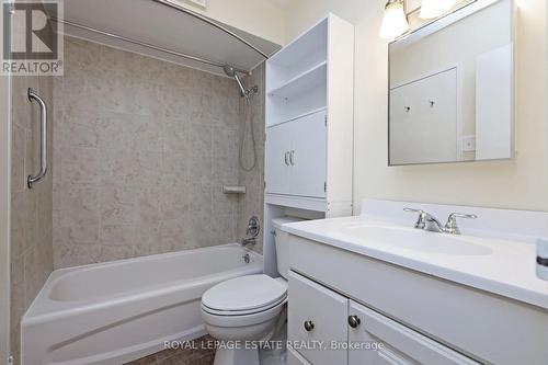 201 - 2170 Bromsgrove Road, Mississauga, ON - Indoor Photo Showing Bathroom