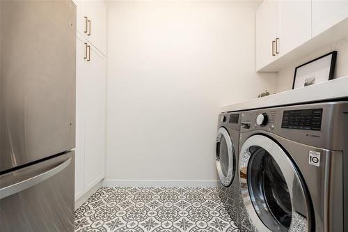 113 Shorecrest Drive, Winnipeg, MB - Indoor Photo Showing Laundry Room