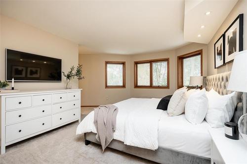 113 Shorecrest Drive, Winnipeg, MB - Indoor Photo Showing Bedroom