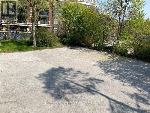 4888 Dundas Street W, Toronto (Islington-City Centre West), ON 