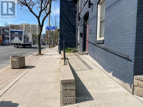 4888 Dundas Street W, Toronto (Islington-City Centre West), ON 