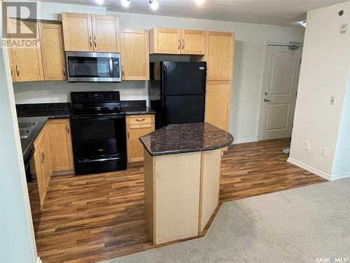 318 326 Herold Road, Saskatoon, SK - Indoor Photo Showing Kitchen