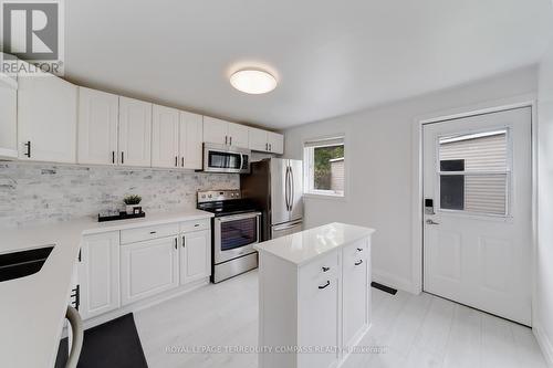 39 Division Street, Hamilton (Homeside), ON - Indoor Photo Showing Kitchen