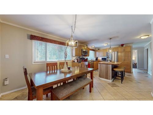 1524 12Th Avenue S, Cranbrook, BC - Indoor Photo Showing Dining Room