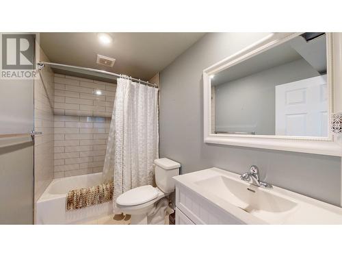 1524 12Th  S Avenue, Cranbrook, BC - Indoor Photo Showing Bathroom