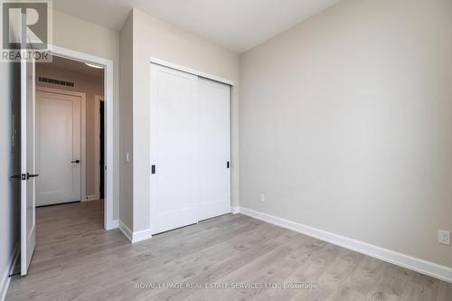 2205 - 3220 William Coltson Avenue, Oakville, ON - Indoor Photo Showing Other Room