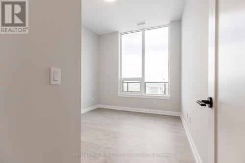 2205 - 3220 William Coltson Avenue, Oakville, ON - Indoor Photo Showing Other Room