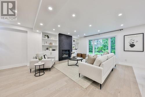 2050 Saint Andrews Place, Mississauga (Sheridan), ON - Indoor Photo Showing Living Room With Fireplace