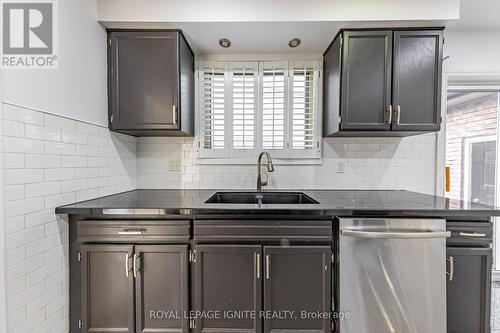 392 Gothic Drive, Oshawa, ON - Indoor Photo Showing Kitchen With Double Sink