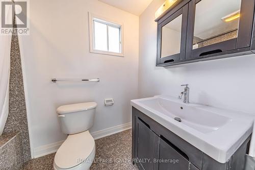 392 Gothic Drive, Oshawa, ON - Indoor Photo Showing Bathroom