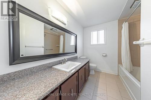 392 Gothic Drive, Oshawa, ON - Indoor Photo Showing Bathroom