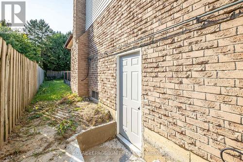 392 Gothic Drive, Oshawa, ON - Outdoor