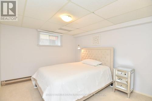 258 Shoreacres Road, Burlington (Shoreacres), ON - Indoor Photo Showing Bedroom