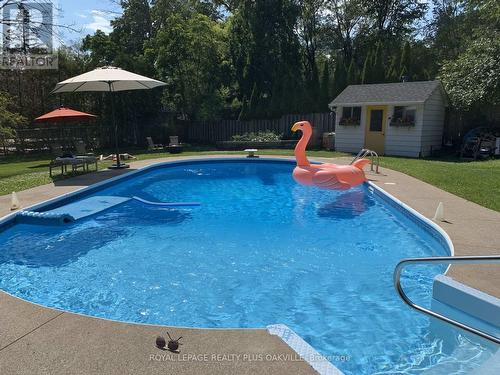 258 Shoreacres Road, Burlington (Shoreacres), ON - Outdoor With In Ground Pool With Backyard