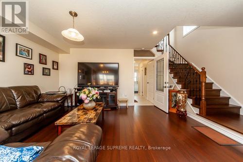 25 Patterson Drive, Haldimand, ON - Indoor Photo Showing Living Room