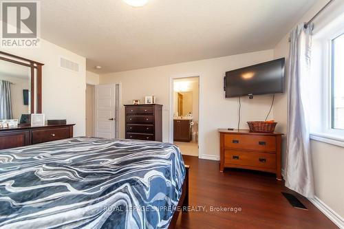 25 Patterson Drive, Haldimand, ON - Indoor Photo Showing Bedroom