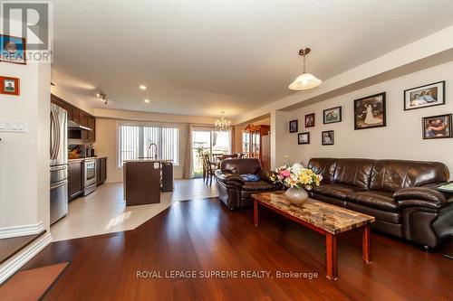 25 Patterson Drive, Haldimand, ON - Indoor Photo Showing Living Room