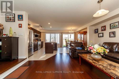 25 Patterson Drive, Haldimand, ON - Indoor Photo Showing Living Room