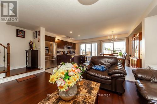 25 Patterson Drive, Haldimand, ON - Indoor Photo Showing Living Room