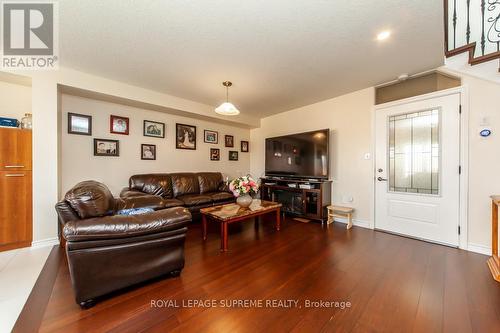 25 Patterson Drive, Haldimand, ON - Indoor Photo Showing Living Room