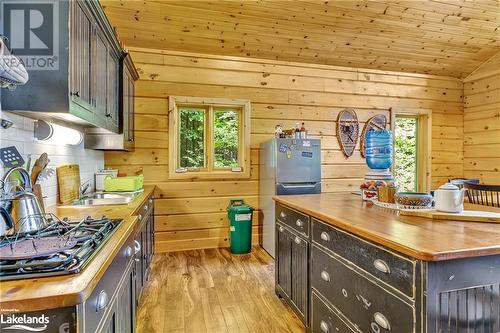 Turn key - 1880 Boldts Lane, Minden Hills, ON - Indoor Photo Showing Kitchen With Double Sink