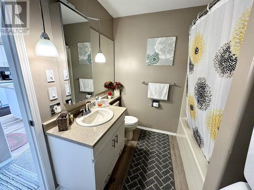 B 32 Lakeview Avenue, Williams Lake, BC - Indoor Photo Showing Bathroom