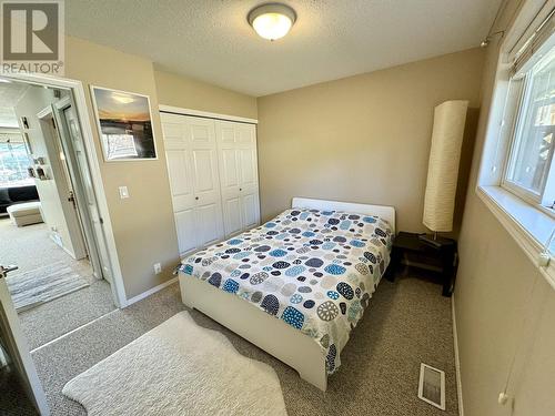 B 32 Lakeview Avenue, Williams Lake, BC - Indoor Photo Showing Bedroom