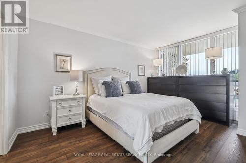 309 - 415 Locust Street, Burlington (Brant), ON - Indoor Photo Showing Bedroom