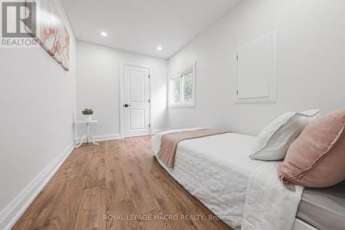 276 Ivon Avenue, Hamilton, ON - Indoor Photo Showing Bedroom