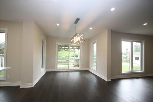 19 West Farmington Drive, St. Catharines, ON - Indoor Photo Showing Other Room