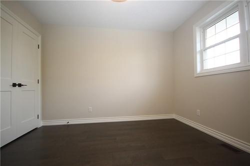 19 West Farmington Drive, St. Catharines, ON - Indoor Photo Showing Other Room