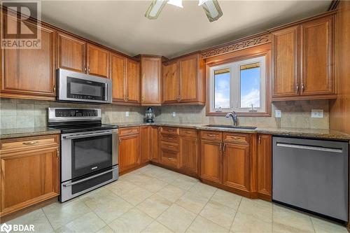 3286 County Rd 3 Road, Prince Edward County, ON - Indoor Photo Showing Kitchen