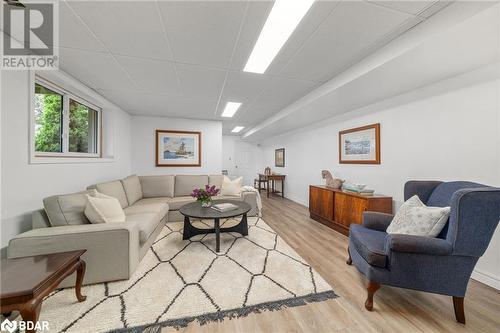 3286 County Rd 3 Road, Prince Edward County, ON - Indoor Photo Showing Living Room