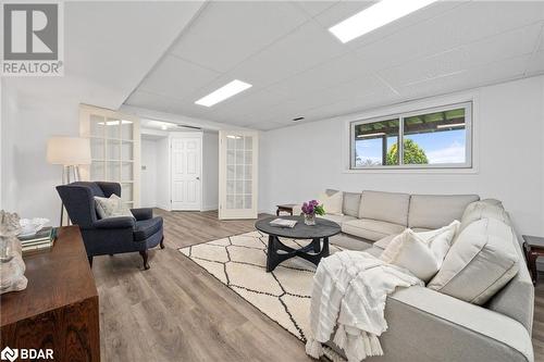 3286 County Rd 3 Road, Prince Edward County, ON - Indoor Photo Showing Living Room