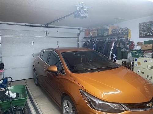 117119 Rupert Avenue, Crystal City, MB - Indoor Photo Showing Garage