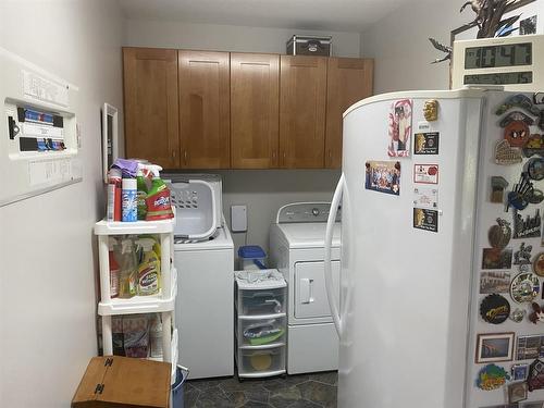 117119 Rupert Avenue, Crystal City, MB - Indoor Photo Showing Laundry Room