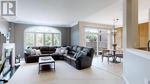 188 Coon'S Road, Richmond Hill (Oak Ridges), ON - Indoor Photo Showing Living Room With Fireplace