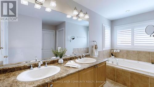 188 Coon'S Road, Richmond Hill, ON - Indoor Photo Showing Bathroom