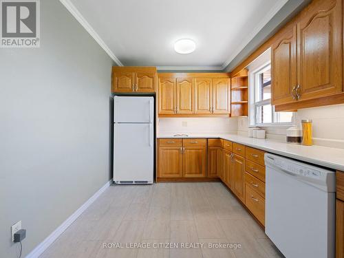 34 Belleglade Court, Toronto (Humbermede), ON - Indoor Photo Showing Kitchen