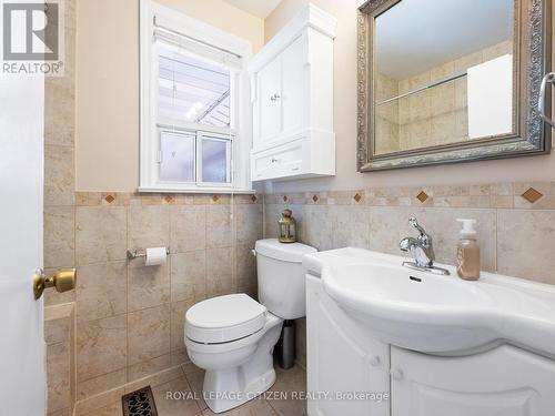 34 Belleglade Court, Toronto (Humbermede), ON - Indoor Photo Showing Bathroom