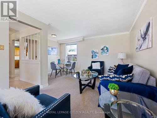 34 Belleglade Court, Toronto (Humbermede), ON - Indoor Photo Showing Living Room