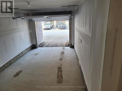 20 Vestry Way, Brampton, ON - Indoor Photo Showing Garage