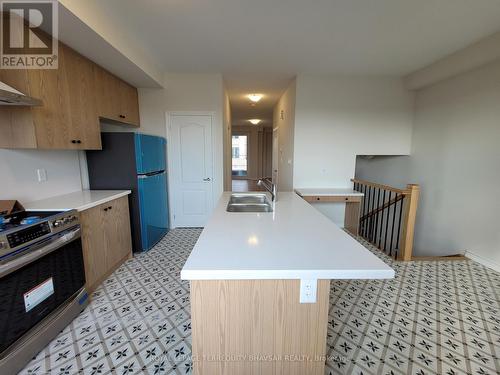 20 Vestry Way, Brampton, ON - Indoor Photo Showing Kitchen With Double Sink